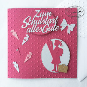 Einschulungskarte mit Mädchen mit Schultüte