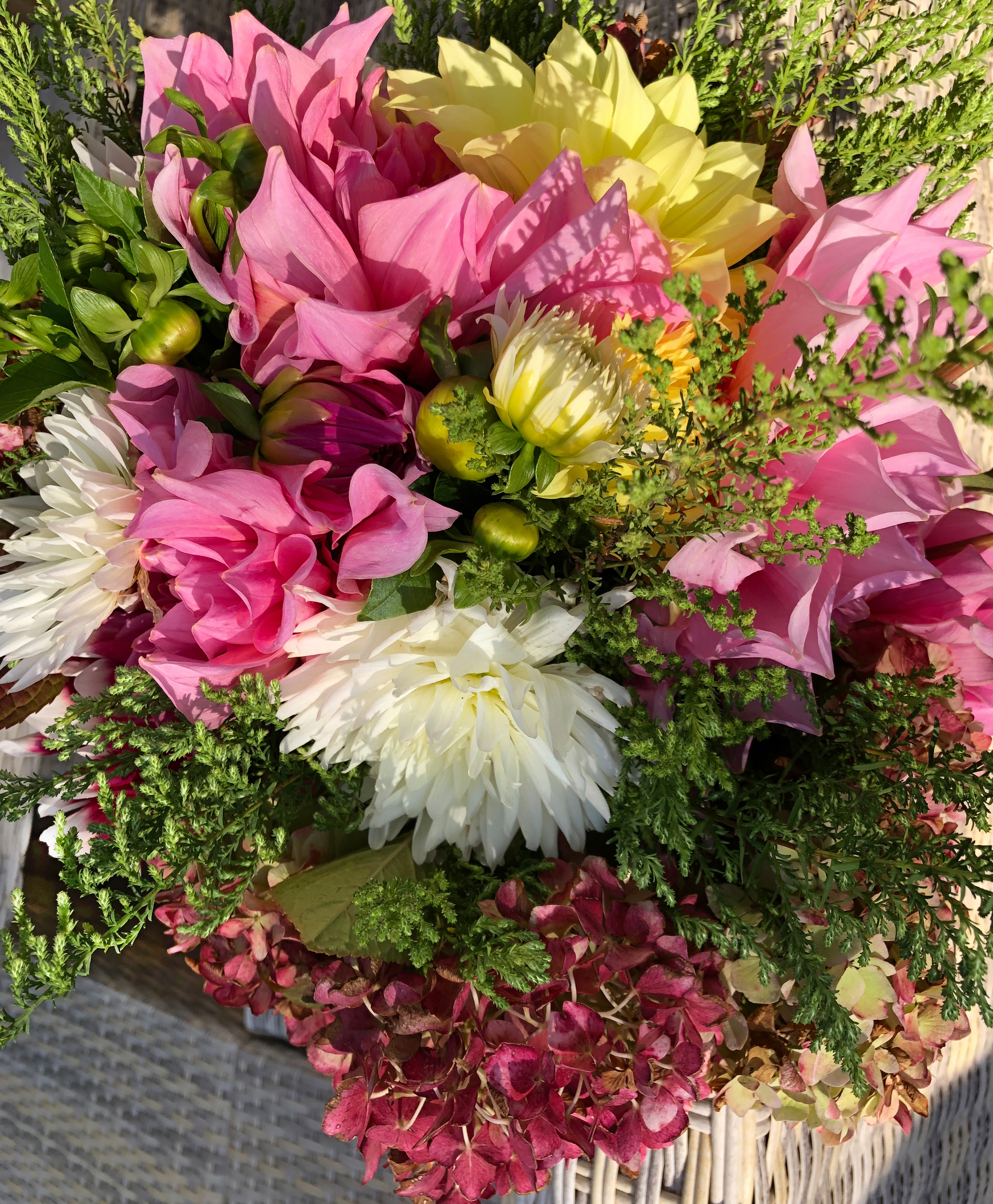 Blumenstrauß mit Dahlien